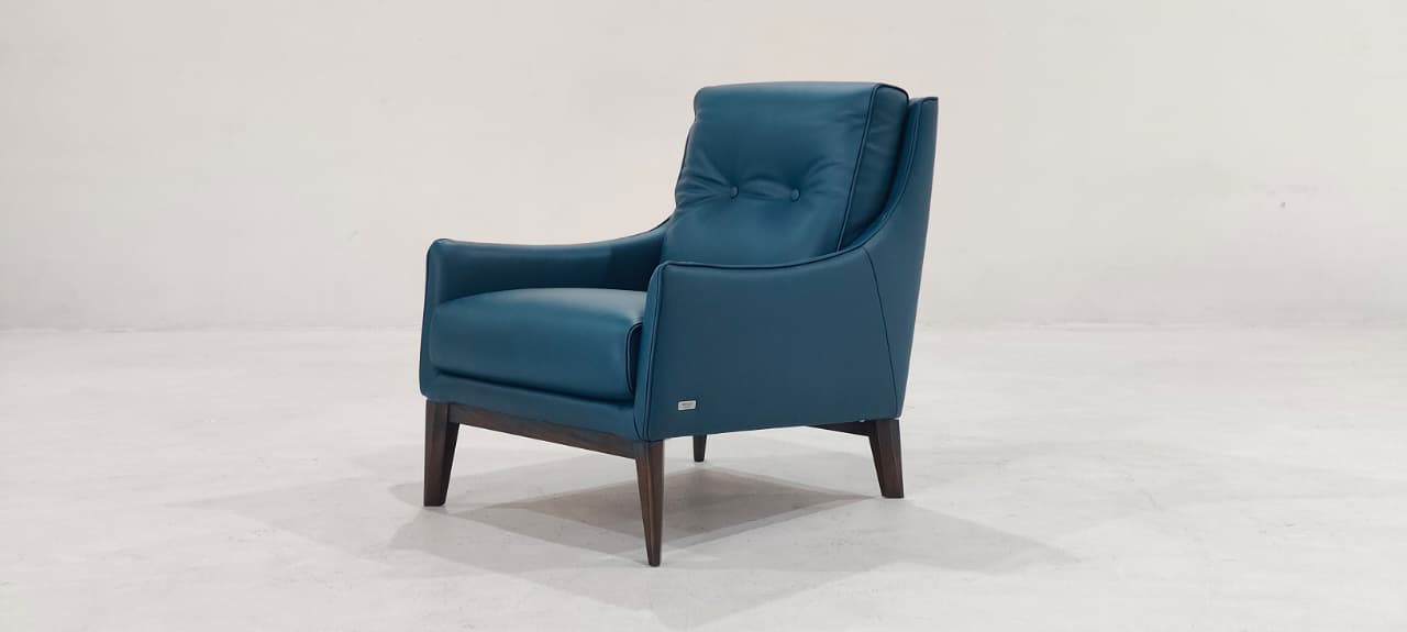 C011-003-24(4) - ARM CHAIR - BLR WH