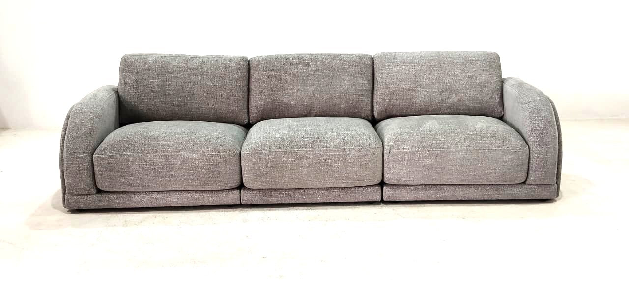 KF.8262B(2) - 3 SEATER - BLR WH