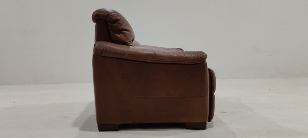 C063-005-30 - 2 SEATER - BLR WH