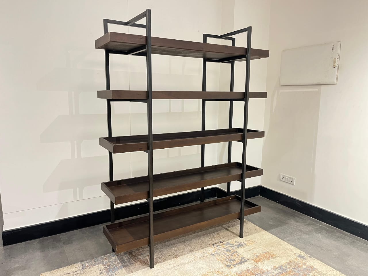 H633-70 - BOOKCASE - NAR